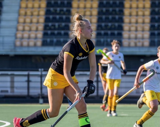 Hockeyster Anouk Brouwer kreeg op haar 15e twee nieuwe enkelbanden en herstelde snel door een nieuwe techniek bij Anna TopSupport.