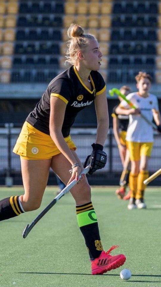 Hockeyster Anouk Brouwer kreeg op haar 15e twee nieuwe enkelbanden en herstelde snel door een nieuwe techniek bij Anna TopSupport.