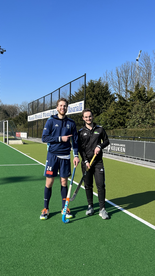 Topsporter Jasper van der Looy revalideert na een dubbele achillespeesblessure bij Anna TopSupport en staat weer op het hockeyveld.