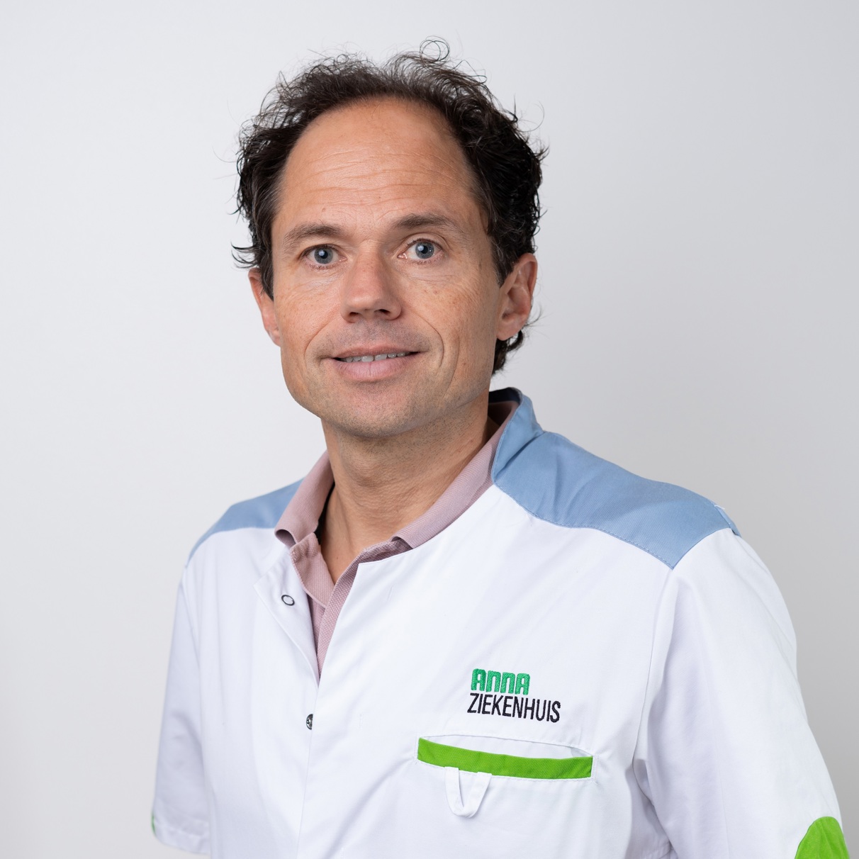 Wart van Zoest is orthopedisch chirurg bij Anna TopSupport